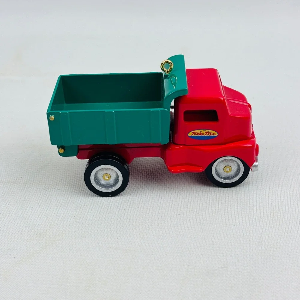 Hallmark Tonka Dump Truck Die-Cast Metal 2000 Christmas Ornament‎ 1953 Model 180
